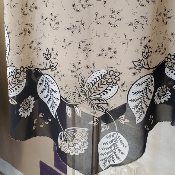 Flowy dressy tank top - Picture 3 of 3